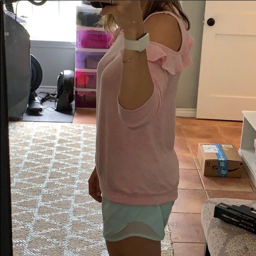 Open shoulder pink long sleeve shirt